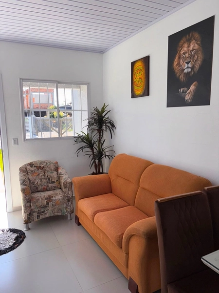 Casa Geminada Mobiliada com 2 Dormitórios e Pátio Privativo: 4ª foto da galeria de imagens do imóvel