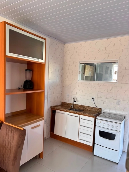 Casa Geminada Mobiliada com 2 Dormitórios e Pátio Privativo: 10ª foto da galeria de imagens do imóvel