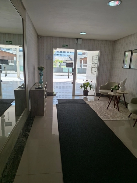 partamento mobiliado na Zona Nova, perto do mar e da praça: 2ª foto da galeria de imagens do imóvel