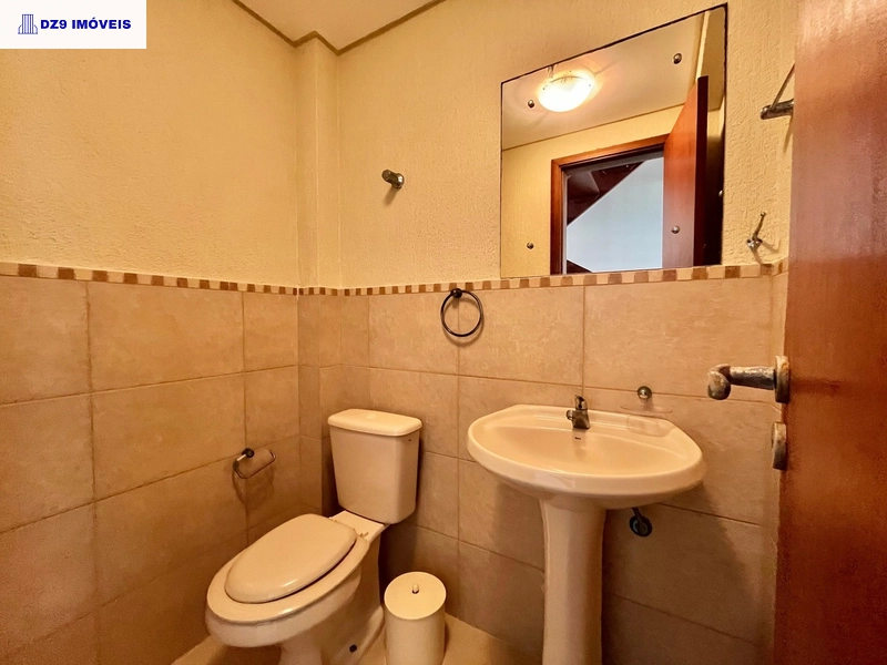 SOBRADO A UMA QUADRA DO MAR: 15ª foto da galeria de imagens do imóvel