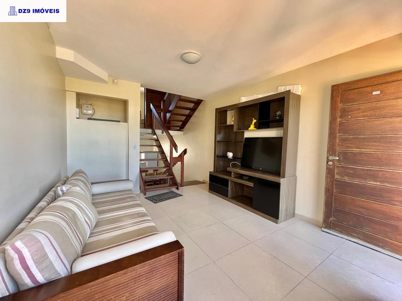 SOBRADO A UMA QUADRA DO MAR: 6ª foto da galeria de imagens do imóvel