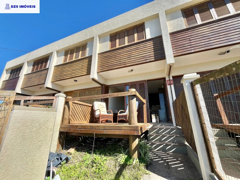 SOBRADO A UMA QUADRA DO MAR: 3ª foto da galeria de imagens do imóvel