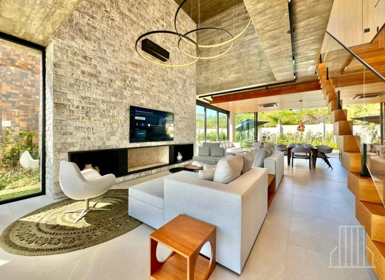 ESPETACULAR CASA DE ALTO PADRÃO NO CONDOMÍNIO COSTA SERENA –: 2ª foto da galeria de imagens do imóvel