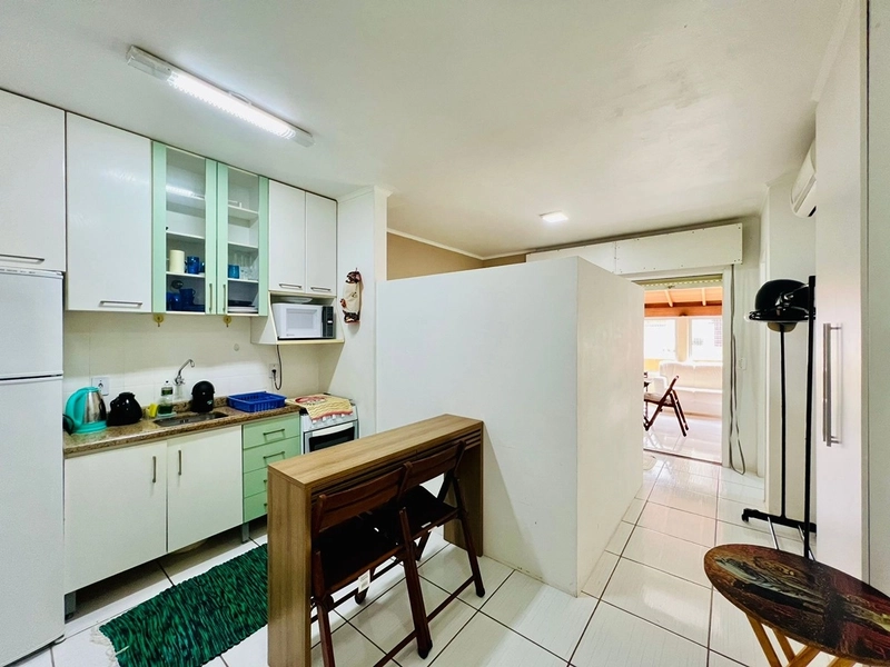 KITNET TÉRREO TRANSFORMADO EM 1 DORMITÓRIO, ACEITA FINANCIAMENTO BANCÁRIO E ESTÁ LOCALIZADO EM CAPÃO NOVO!: 17ª foto da galeria de imagens do imóvel
