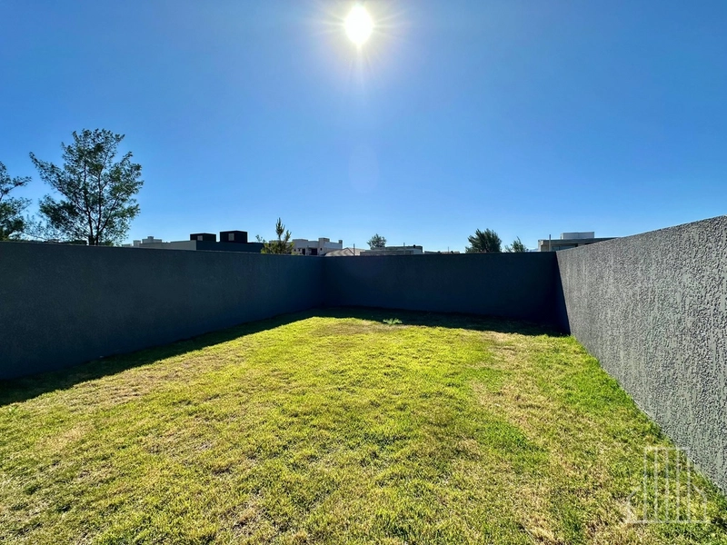 LINDA CASA LOCALIZADA NO BAIRRO JARDIM BEIRA MAR!: 2ª foto da galeria de imagens do imóvel