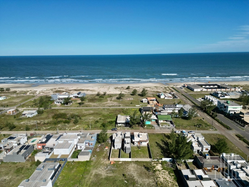 LINDA CASA LOCALIZADA NO BAIRRO JARDIM BEIRA MAR!: 8ª foto da galeria de imagens do imóvel