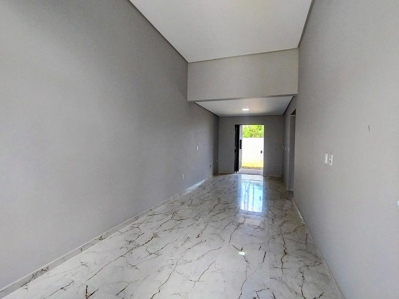 Casa de Alto Padrão a 350 Metros do Mar com Suíte e Pátio Amplo: 8ª foto da galeria de imagens do imóvel
