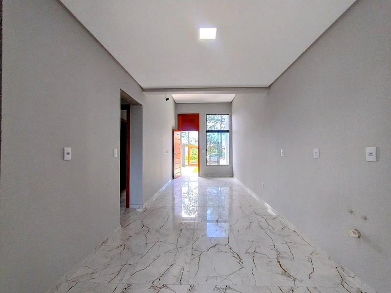 Casa de Alto Padrão a 350 Metros do Mar com Suíte e Pátio Amplo: 7ª foto da galeria de imagens do imóvel