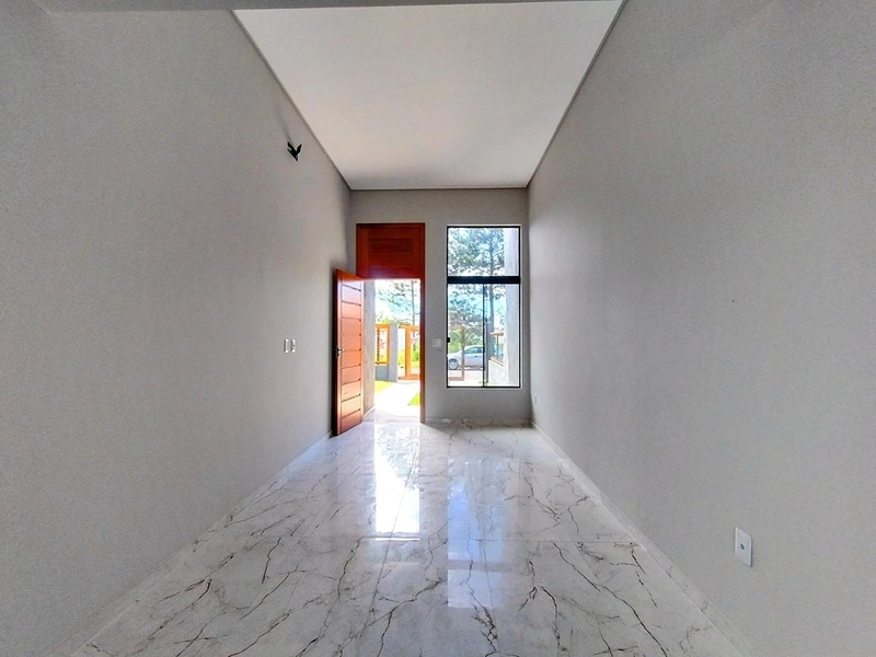 Casa de Alto Padrão a 350 Metros do Mar com Suíte e Pátio Amplo: 5ª foto da galeria de imagens do imóvel