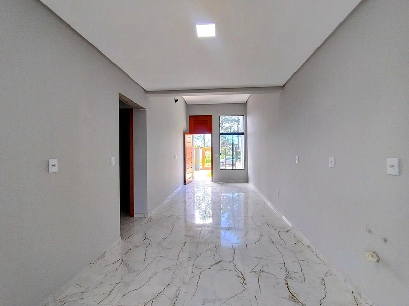 Casa de Alto Padrão a 350 Metros do Mar com Suíte e Pátio Amplo: 6ª foto da galeria de imagens do imóvel