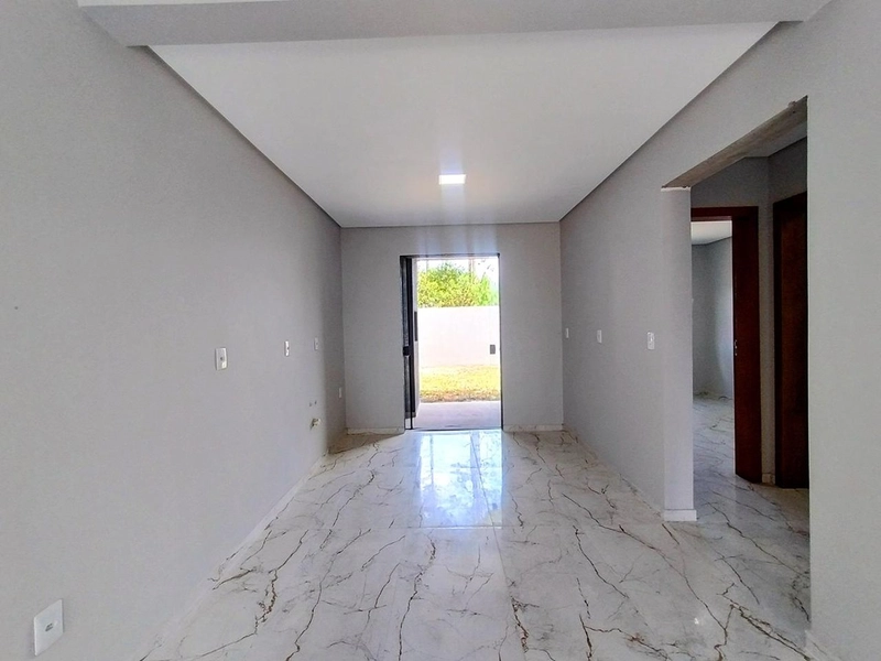 Casa de Alto Padrão a 350 Metros do Mar com Suíte e Pátio Amplo: 10ª foto da galeria de imagens do imóvel