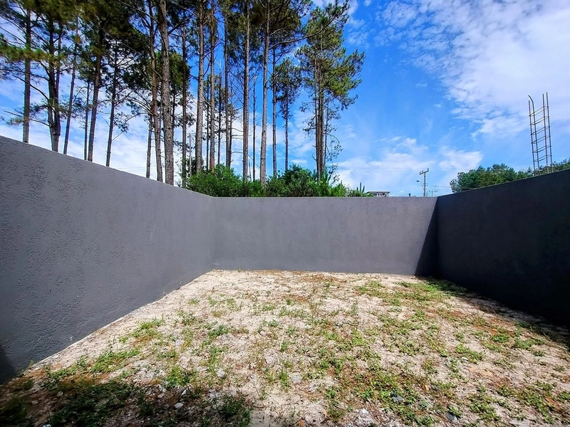 Casa de Alto Padrão a 350 Metros do Mar com Suíte e Pátio Amplo: 21ª foto da galeria de imagens do imóvel