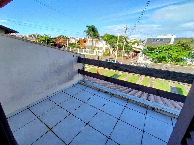 Sobrado Mobiliado com 2 Dormitórios no Posto 4: 4ª foto da galeria de imagens do imóvel