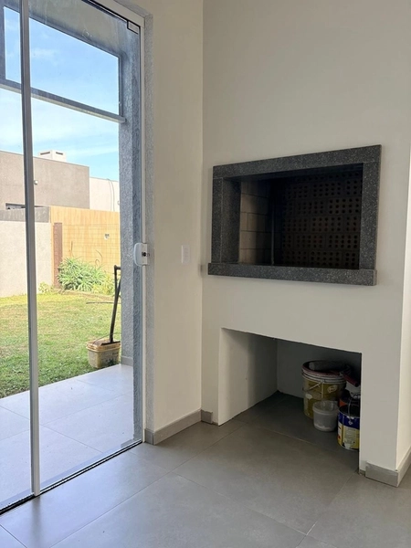casa à venda: 2ª foto da galeria de imagens do imóvel