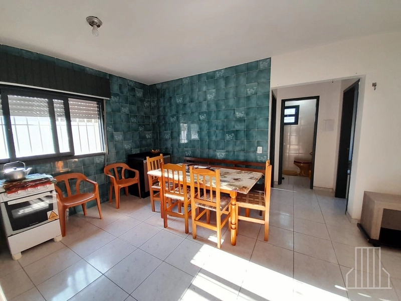 CASA PARA ALUGUEL DE TEMPORADA EM CAPÃO NOVO: 2ª foto da galeria de imagens do imóvel