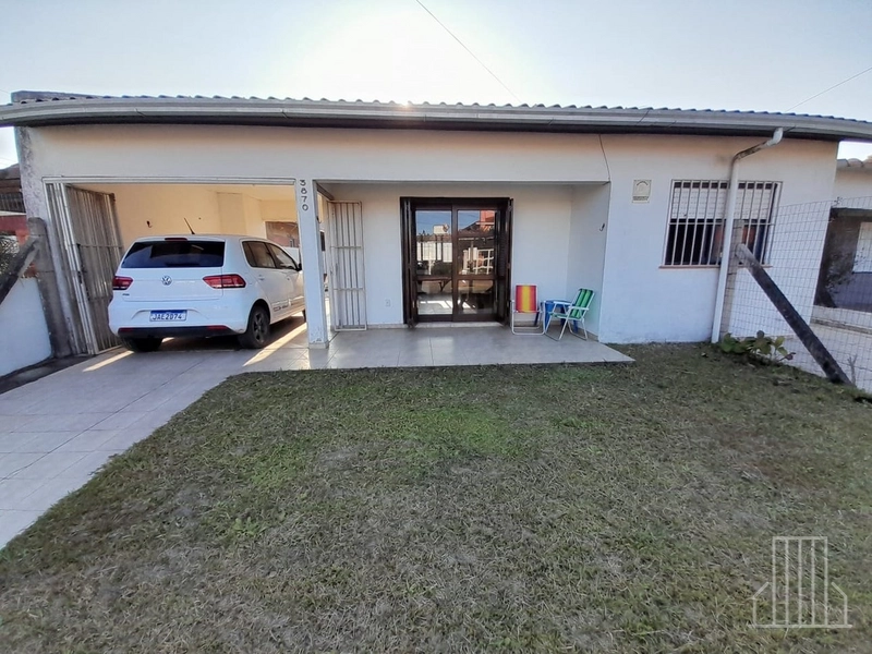 CASA PARA ALUGUEL DE TEMPORADA EM CAPÃO NOVO: 1ª foto da galeria de imagens do imóvel