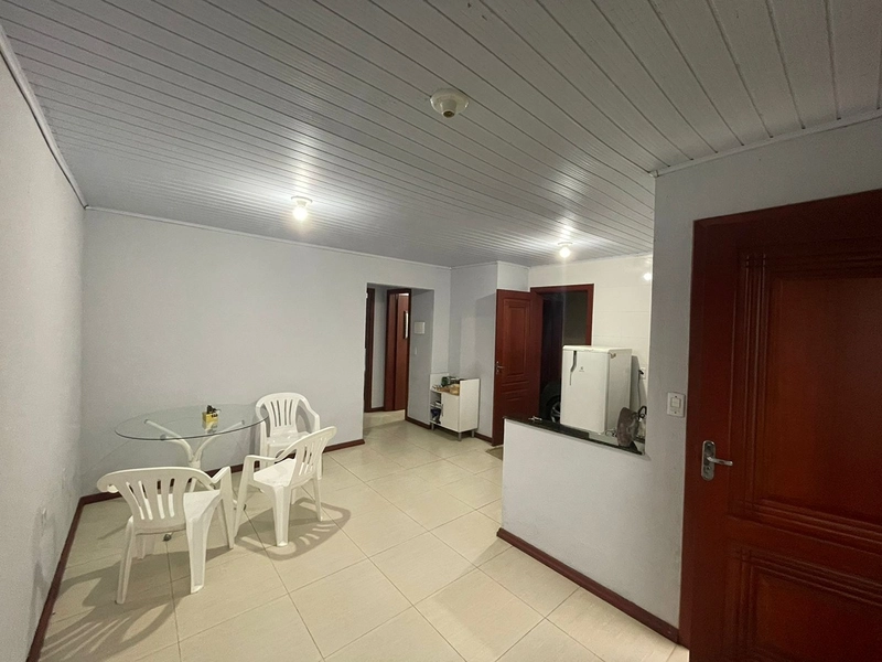 CASA COM 2 DORMITÓRIOS, MOBILIADO: 4ª foto da galeria de imagens do imóvel