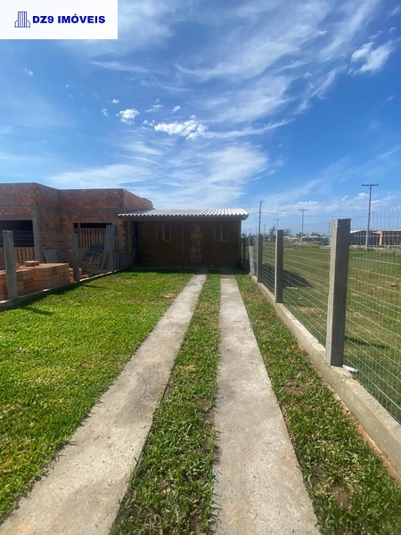 ÓTIMA CASA À VENDA NO BAIRRO CAPÃO NOVO, PRÓXIMA AO MAR: 4ª foto da galeria de imagens do imóvel