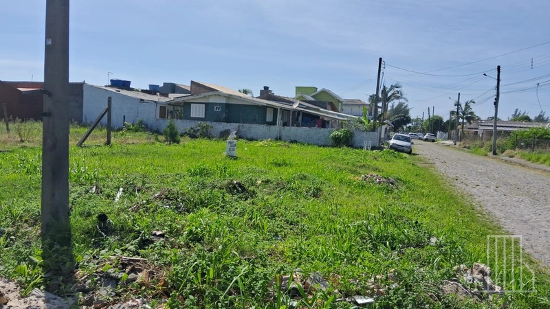 OPORTUNIDADE ÚNICA: TERRENO BEM LOCALIZADO À VENDA!: 1ª foto da galeria de imagens do imóvel