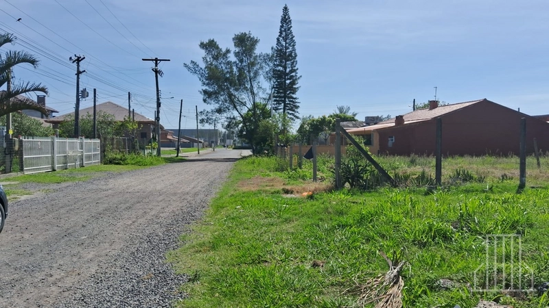 OPORTUNIDADE ÚNICA: TERRENO BEM LOCALIZADO À VENDA!: 2ª foto da galeria de imagens do imóvel
