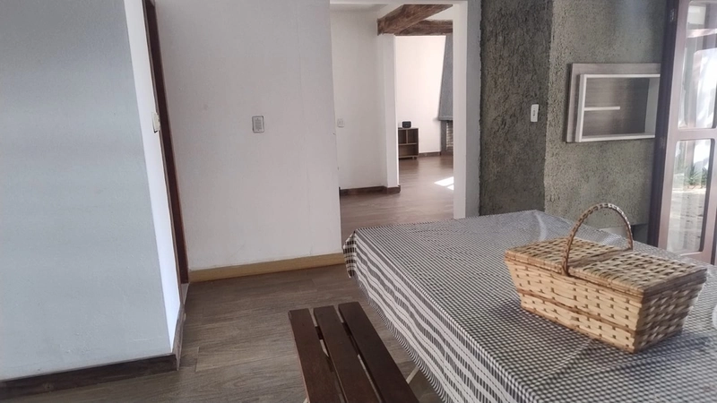 Residência com 3 Dormitórios e Excelente Aproveitamento de Espaço no Bairro Capão Novo!: 7ª foto da galeria de imagens do imóvel