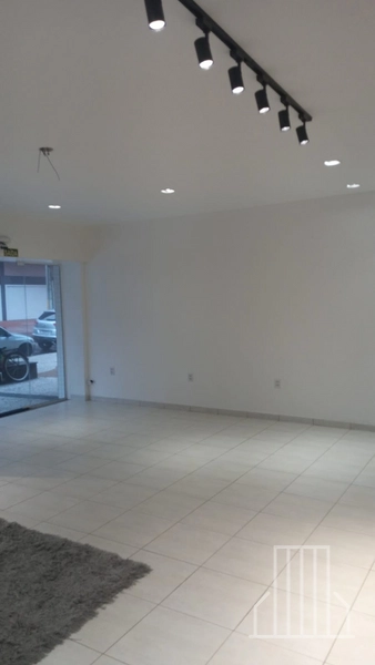 SALA COMERCIAL NO CENTRO DE CAPÃO DA CANOA, PRÓXIMA AO MAR!: 2ª foto da galeria de imagens do imóvel