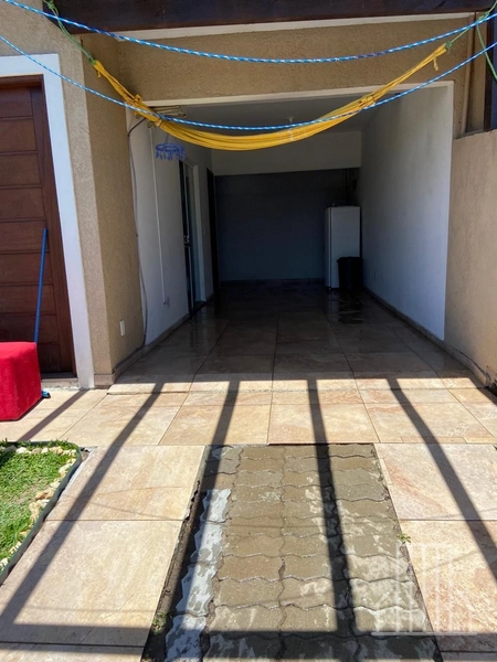 LINDO SOBRADO EM CAPÃO NOVO!: 2ª foto da galeria de imagens do imóvel