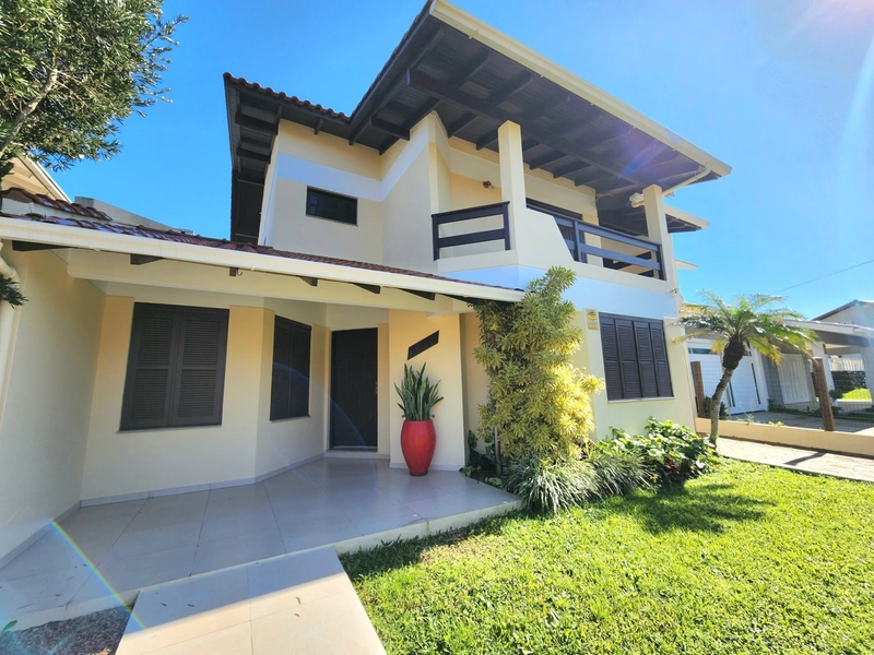 BELÍSSIMO SOBRADO A VENDA EM CAPÃO NOVO!: 2ª foto da galeria de imagens do imóvel