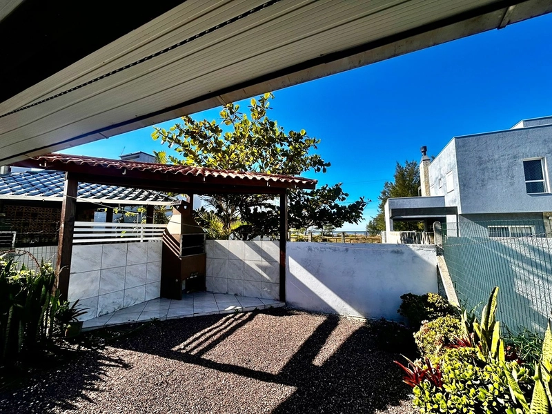 Casa Mobiliada com 2 Dormitórios em Capão Novo: 7ª foto da galeria de imagens do imóvel