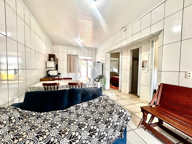 Casa Mobiliada com 2 Dormitórios em Capão Novo: 10ª foto da galeria de imagens do imóvel