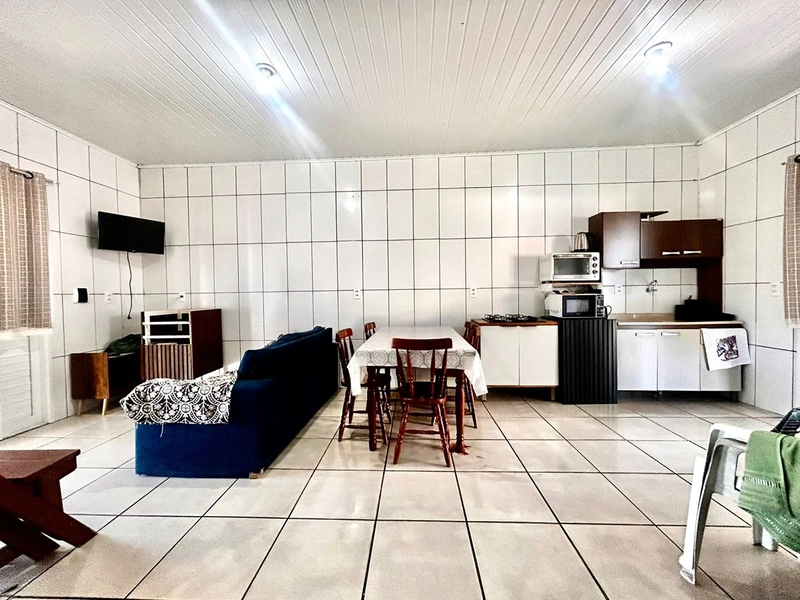 Casa Mobiliada com 2 Dormitórios em Capão Novo: 9ª foto da galeria de imagens do imóvel