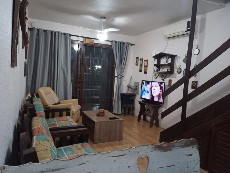 SOBRADO A VENDA EM CAPÃO NOVO!: 2ª foto da galeria de imagens do imóvel