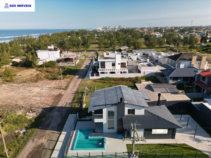 MAGNÍFICA CASA DE ESQUINA COM PISCINA E VISTA PARA O MAR: 27ª foto da galeria de imagens do imóvel