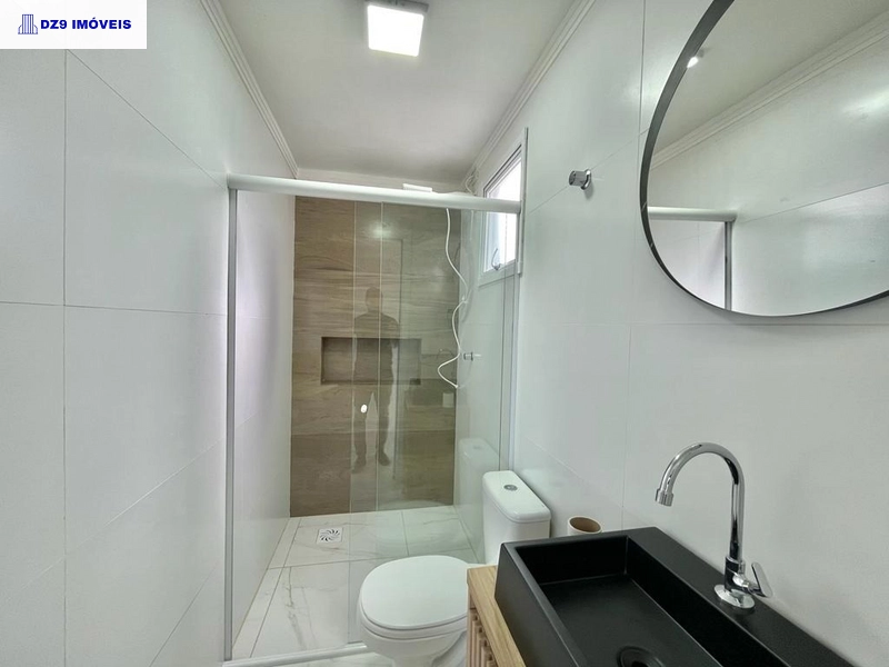 MAGNÍFICA CASA DE ESQUINA COM PISCINA E VISTA PARA O MAR: 7ª foto da galeria de imagens do imóvel