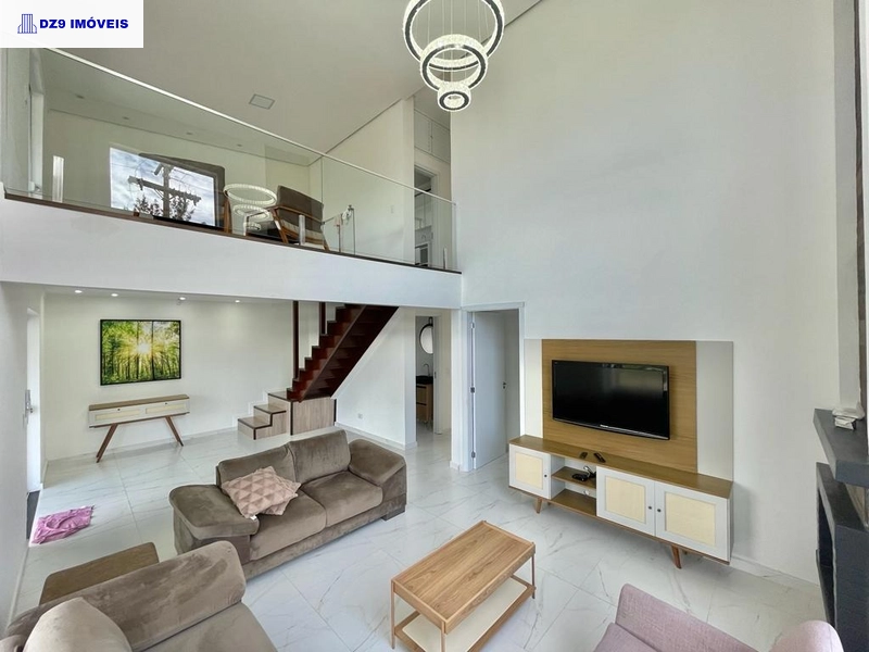 MAGNÍFICA CASA DE ESQUINA COM PISCINA E VISTA PARA O MAR: 10ª foto da galeria de imagens do imóvel