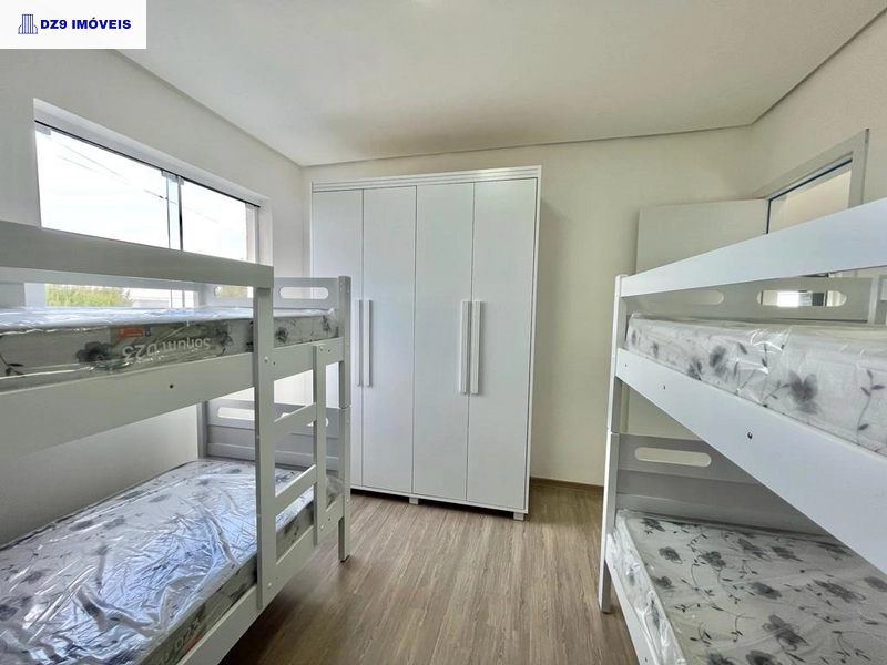 MAGNÍFICA CASA DE ESQUINA COM PISCINA E VISTA PARA O MAR: 20ª foto da galeria de imagens do imóvel