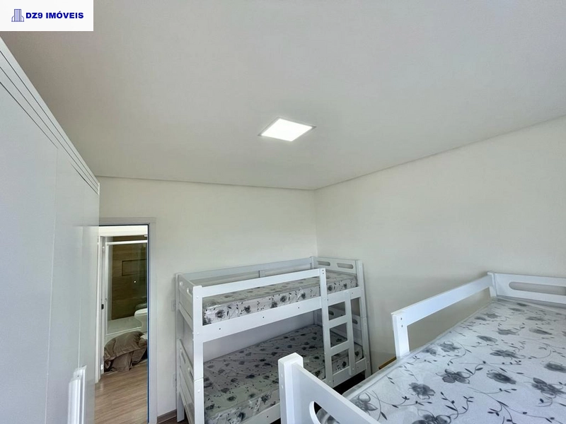 MAGNÍFICA CASA DE ESQUINA COM PISCINA E VISTA PARA O MAR: 19ª foto da galeria de imagens do imóvel