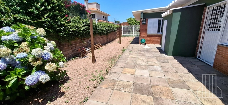 BELÍSSIMA CASA EM LOCALIZAÇÃO PRIVILEGIADA: 4ª foto da galeria de imagens do imóvel