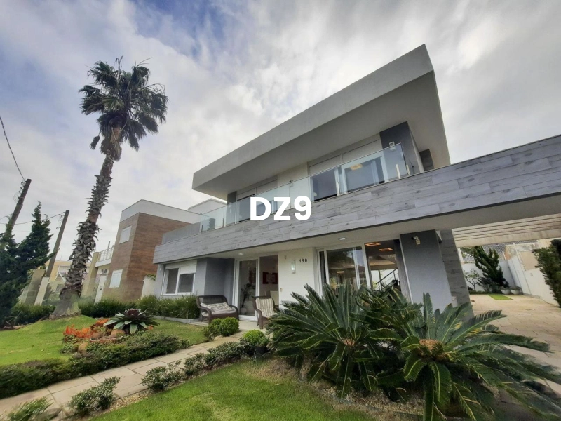 CASA MODERNA E AGRADÁVEL À VENDA!: 3ª foto da galeria de imagens do imóvel