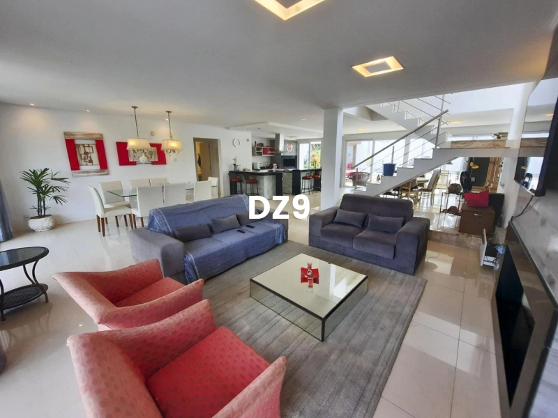 CASA MODERNA E AGRADÁVEL À VENDA!: 18ª foto da galeria de imagens do imóvel