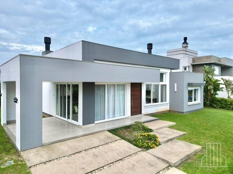 LINDA CASA EM CONDOMÍNIO FECHADO EM ATLÂNTIDA - XANGRILÁ: 1ª foto da galeria de imagens do imóvel