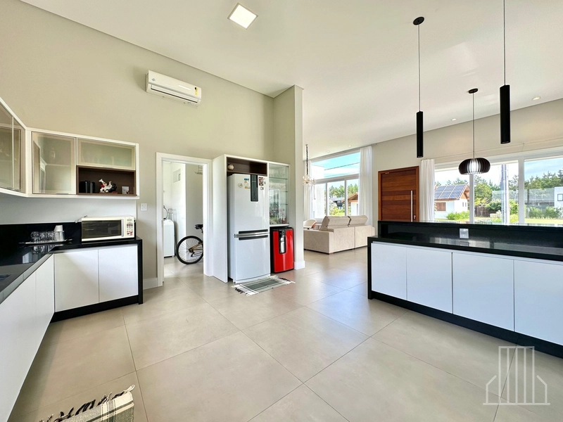 LINDA CASA EM CONDOMÍNIO FECHADO EM ATLÂNTIDA - XANGRILÁ: 10ª foto da galeria de imagens do imóvel