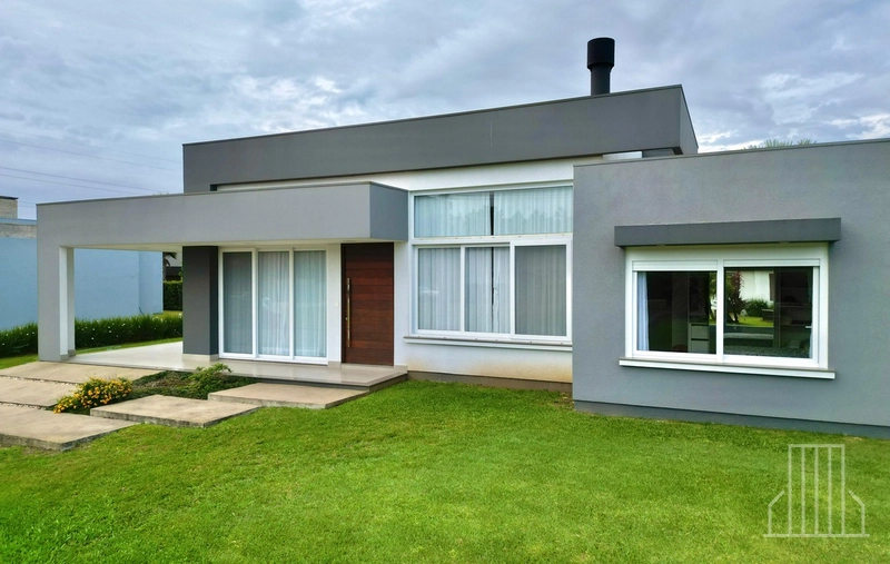 LINDA CASA EM CONDOMÍNIO FECHADO EM ATLÂNTIDA - XANGRILÁ: 2ª foto da galeria de imagens do imóvel