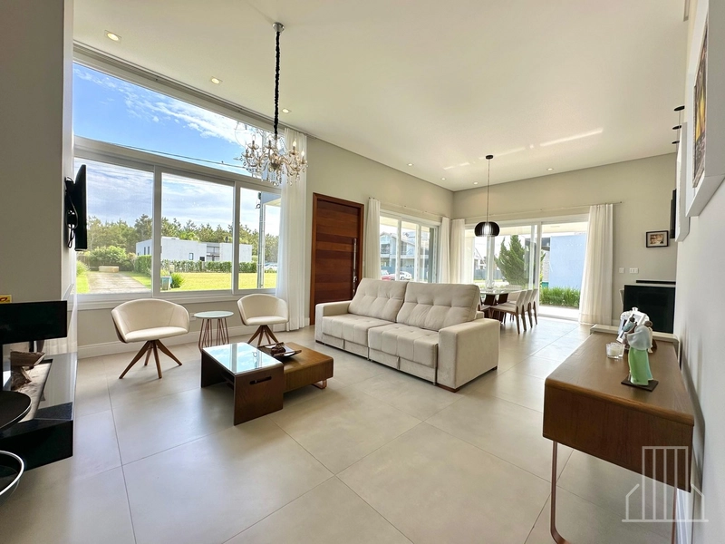 LINDA CASA EM CONDOMÍNIO FECHADO EM ATLÂNTIDA - XANGRILÁ: 8ª foto da galeria de imagens do imóvel