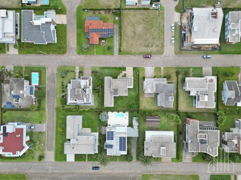 LINDA CASA EM CONDOMÍNIO FECHADO EM ATLÂNTIDA - XANGRILÁ: 30ª foto da galeria de imagens do imóvel