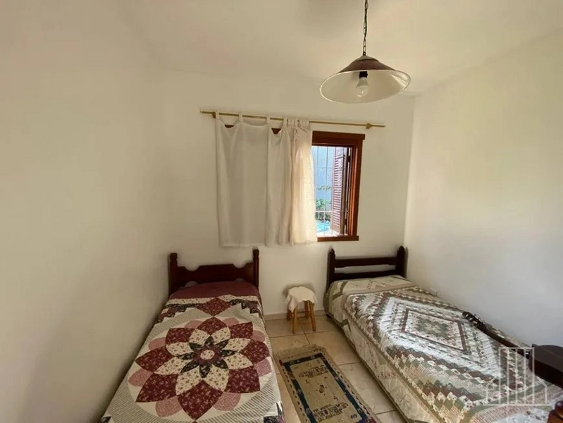 LINDA CASA COM AMPLIO PÁTIO E EXCELENTE LOCALIZAÇÃO EM XANGRI-LÁ!: 9ª foto da galeria de imagens do imóvel