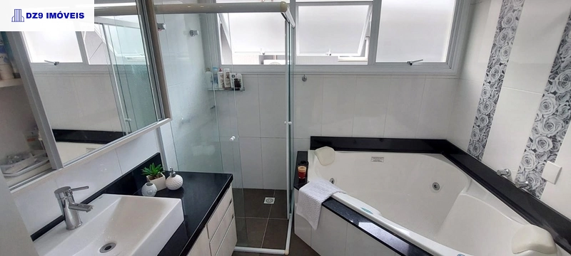 ESPETACULAR CASA NO CONDOMÍNIO CONDADO DE CAPÃO: 3ª foto da galeria de imagens do imóvel