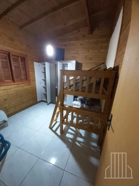 LINDA CASA DE MADEIRA EM MORRO ALTO – MAQUINÉ!: 9ª foto da galeria de imagens do imóvel