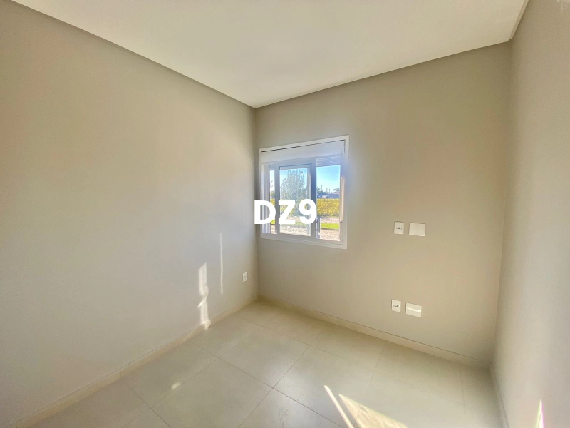 CASA COM 3 DORMITÓRIOS, SENDO 1 SUÍTE, VAZIO!: 1ª foto da galeria de imagens do imóvel