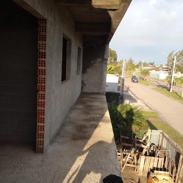 LINDO SOBRADO EM OBRAS NO BAIRRO NOIVA DO MAR, XANGRI-LÁ!: 4ª foto da galeria de imagens do imóvel
